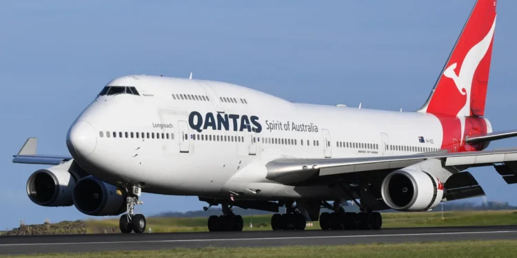 Qantas Mayday Drama: Sydney-Auckland Flight Declares Emergency Over Suspected Cargo Fire